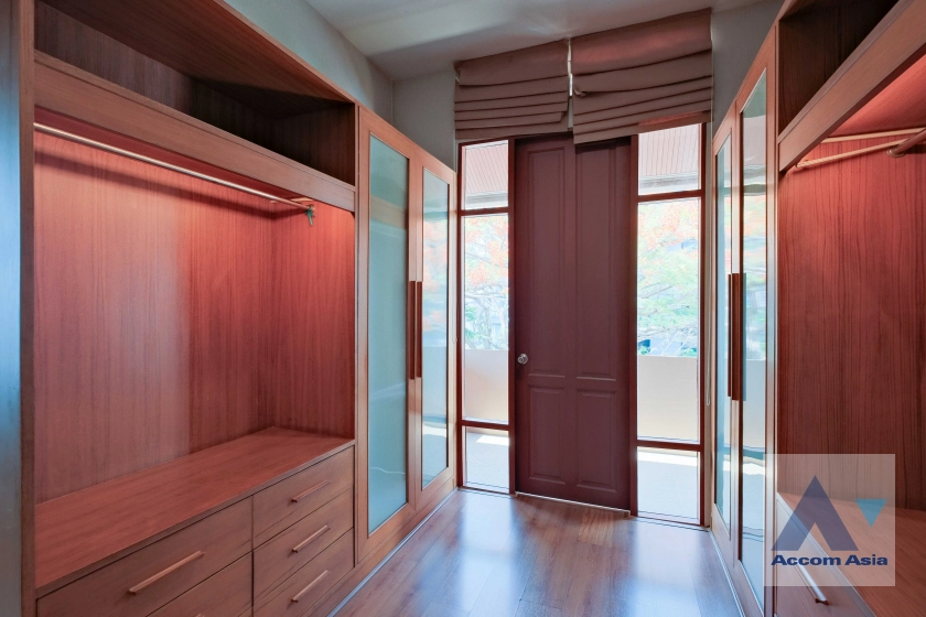 25  4 br House For Rent in Sukhumvit ,Bangkok BTS Ekkamai 1914355