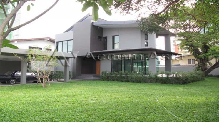 unit 4 Bedrooms  House For Rent in Sukhumvit, Bangkok  near BTS Phrom Phong (1514441)