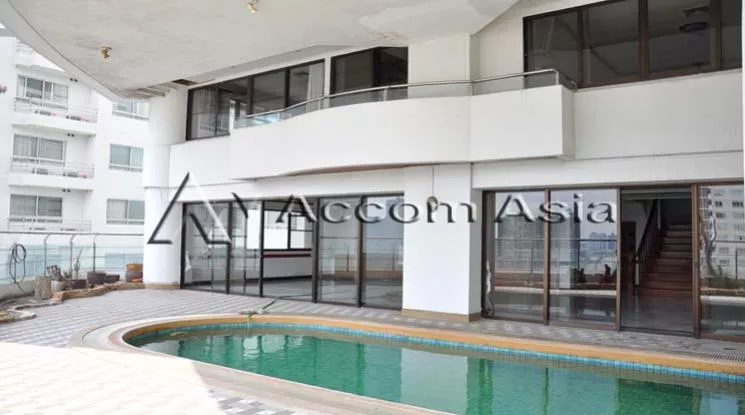 Huge Terrace, Private Swimming Pool, Duplex Condo, Penthouse |  Le Raffine Sukhumvit 24 Condominium  3 Bedroom for Rent BTS Phrom Phong in Sukhumvit Bangkok