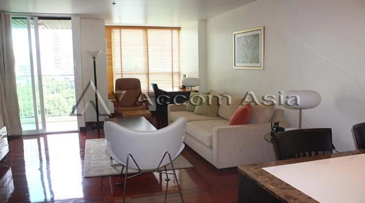  2 Bedrooms  Condominium For Rent in Ploenchit, Bangkok  near BTS Chitlom (1514557)