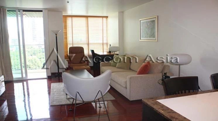 unit 2 Bedrooms  Condominium For Sale in Ploenchit, Bangkok  near BTS Chitlom (1514557)