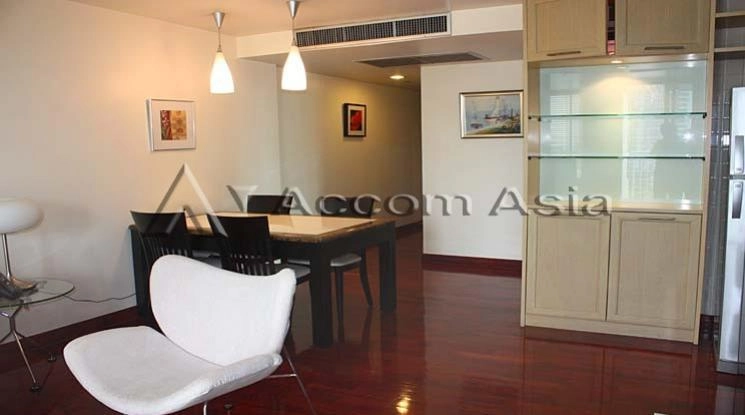  2 Bedrooms  Condominium For Rent in Ploenchit, Bangkok  near BTS Chitlom (1514557)