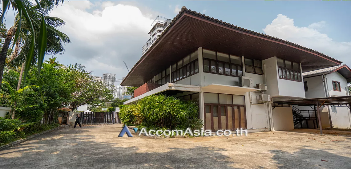 unit 5 Bedrooms  House For Rent in Sukhumvit, Bangkok  near BTS Phrom Phong (2314606)