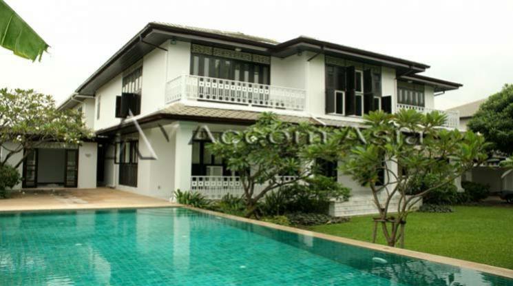 Private Swimming Pool |  5 Bedrooms  House For Rent in Sukhumvit, Bangkok  near BTS Phra khanong (1914612)