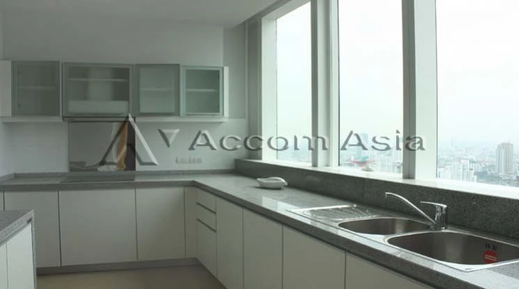 unit 2 Bedrooms  Condominium For Rent in Sukhumvit, Bangkok  near BTS Asok - MRT Sukhumvit (1514638)