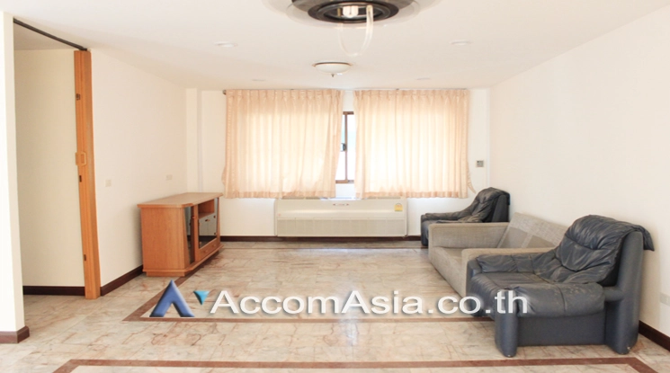 unit 4 Bedrooms  House For Rent & Sale in Sukhumvit, Bangkok  near BTS Ekkamai (1714728)