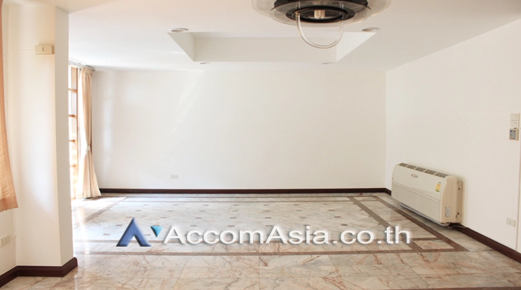 unit 4 Bedrooms  House For Rent & Sale in Sukhumvit, Bangkok  near BTS Ekkamai (1714728)