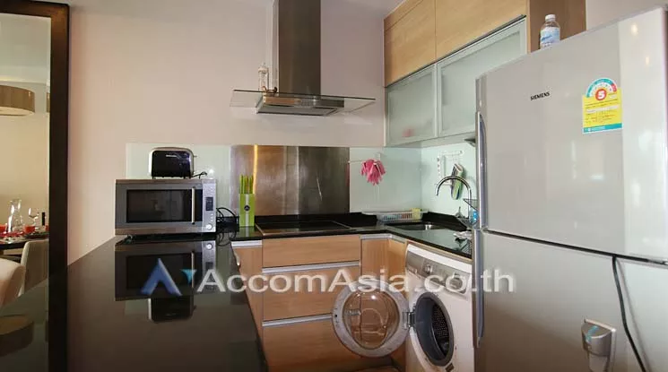 unit 2 Bedrooms  Condominium For Rent in Sathorn, Bangkok  near BTS Sala Daeng - MRT Lumphini (1514762)