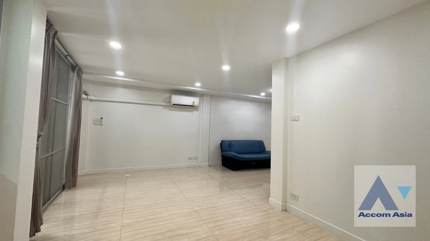 7  4 br House for rent and sale in Sukhumvit ,Bangkok BTS Ekkamai 2514805