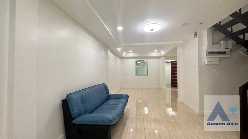  2  4 br House for rent and sale in Sukhumvit ,Bangkok BTS Ekkamai 2514805