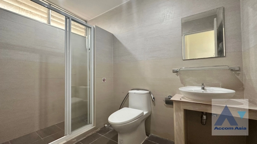 30  4 br House for rent and sale in Sukhumvit ,Bangkok BTS Ekkamai 2514805