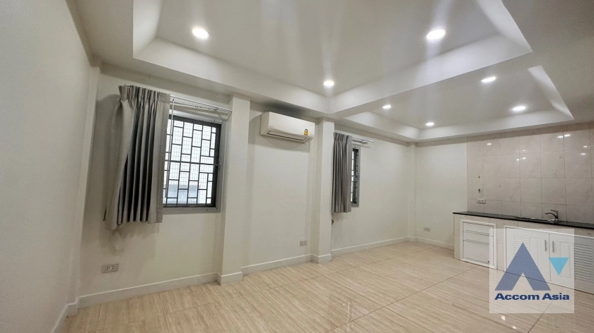 4  4 br House for rent and sale in Sukhumvit ,Bangkok BTS Ekkamai 2514805