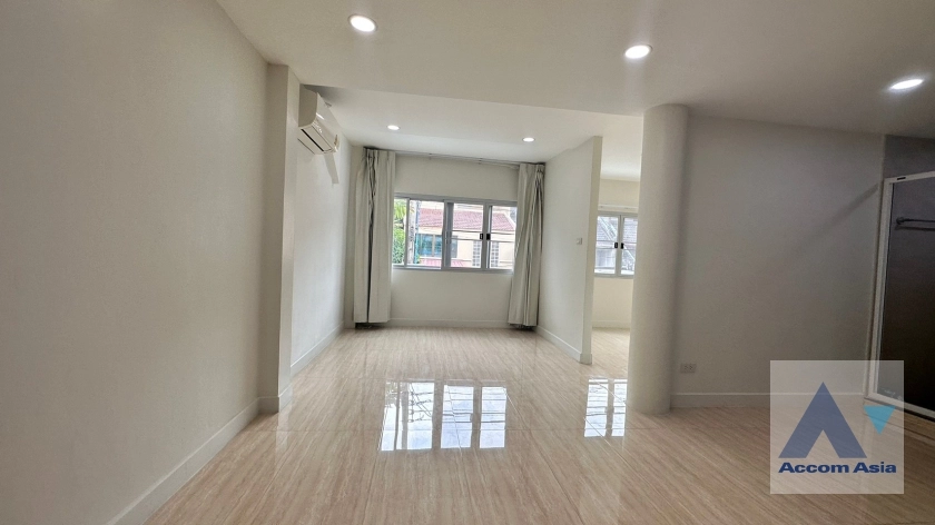 20  4 br House for rent and sale in Sukhumvit ,Bangkok BTS Ekkamai 2514805