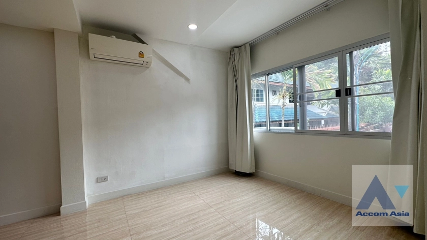 18  4 br House for rent and sale in Sukhumvit ,Bangkok BTS Ekkamai 2514805