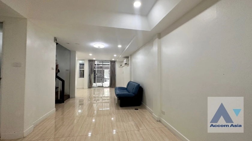  1  4 br House for rent and sale in Sukhumvit ,Bangkok BTS Ekkamai 2514805