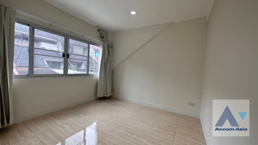 21  4 br House for rent and sale in Sukhumvit ,Bangkok BTS Ekkamai 2514805