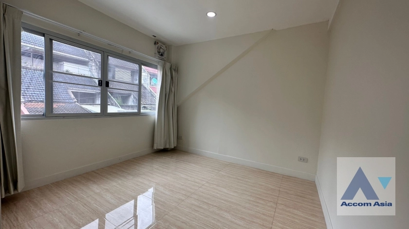 22  4 br House for rent and sale in Sukhumvit ,Bangkok BTS Ekkamai 2514805