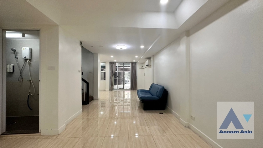 9  4 br House for rent and sale in Sukhumvit ,Bangkok BTS Ekkamai 2514805
