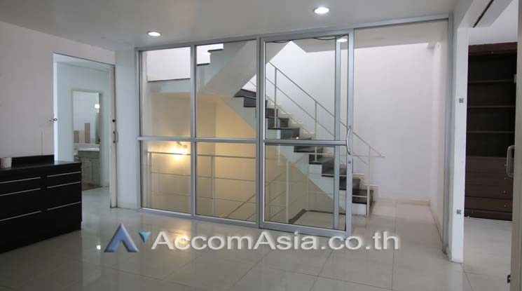 11  4 br Townhouse For Rent in Sukhumvit ,Bangkok BTS Thong Lo 110098