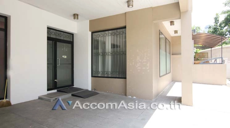 15  4 br Townhouse For Rent in Sukhumvit ,Bangkok BTS Thong Lo 110098