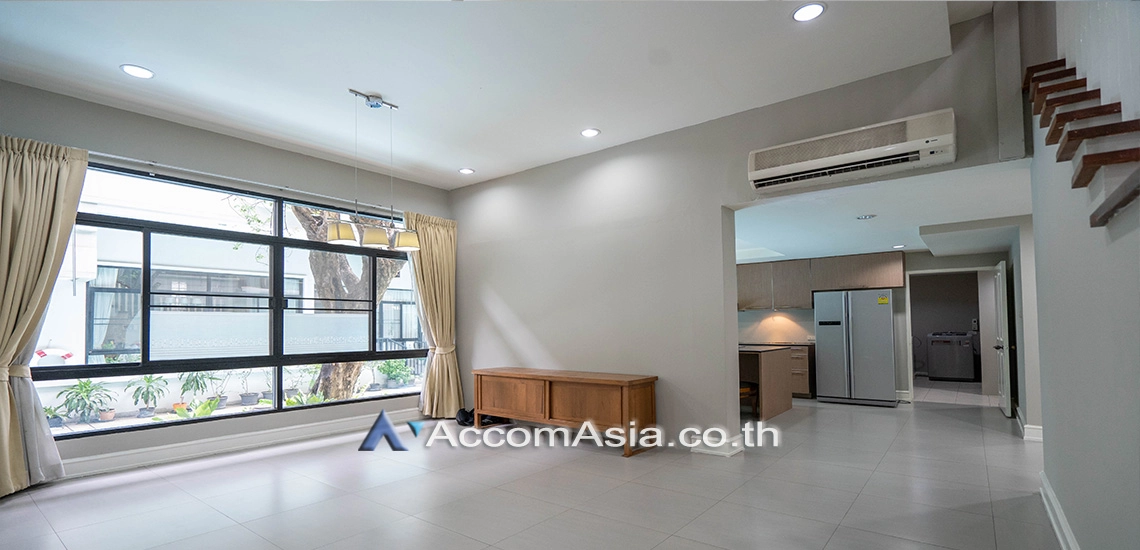 unitPet friendly |  4 Bedrooms  House For Rent in Sukhumvit, Bangkok  near BTS Thong Lo (1914856)