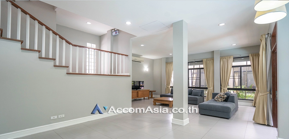 unitPet friendly |  4 Bedrooms  House For Rent in Sukhumvit, Bangkok  near BTS Thong Lo (1914856)
