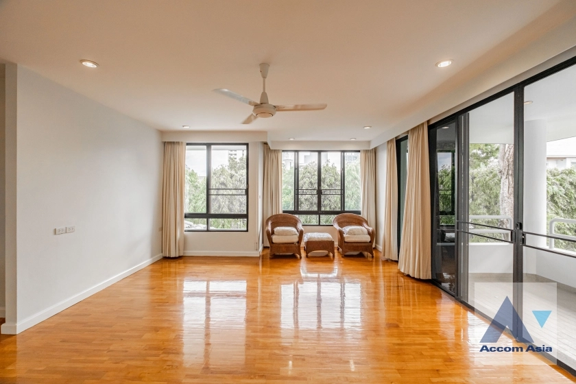 unitGarden, Private Swimming Pool |  4 Bedrooms  House For Rent in Sukhumvit, Bangkok  near BTS Ekkamai (1914879)