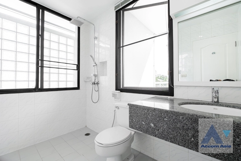 40  4 br House For Rent in Sukhumvit ,Bangkok BTS Ekkamai 1914879