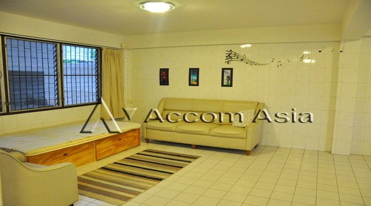 unit 3 Bedrooms  House For Rent & Sale in Sukhumvit, Bangkok  near BTS Ekkamai (1714888)