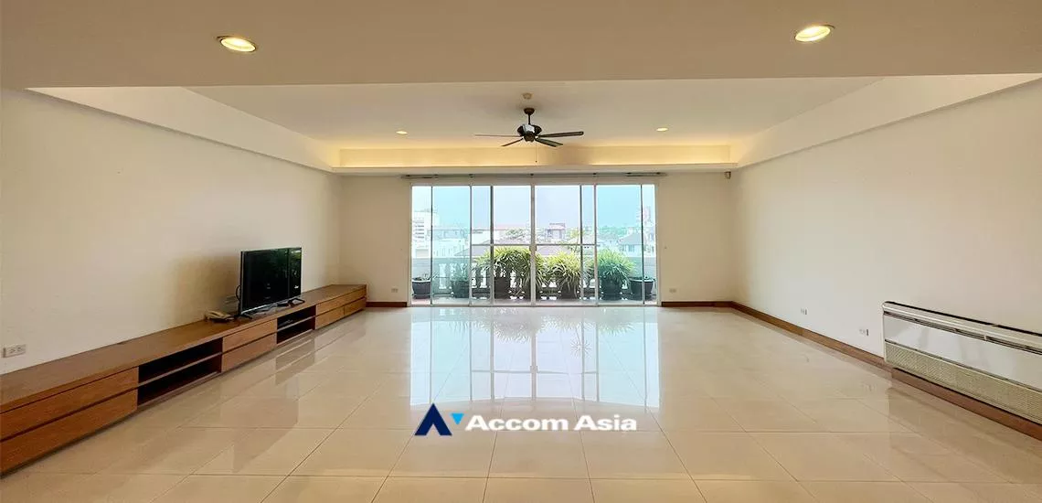 unit 3 Bedrooms  Apartment For Rent in Sathorn, Bangkok  near MRT Khlong Toei (1414996)