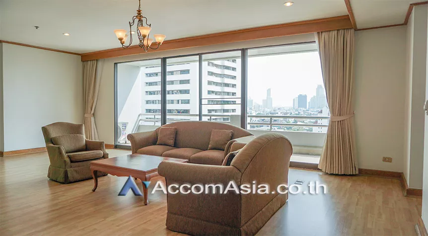 unit 4 Bedrooms  Apartment For Rent in Sukhumvit, Bangkok  near BTS Ekkamai (1002601)