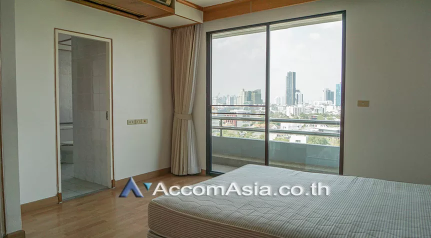 13  4 br Apartment For Rent in Sukhumvit ,Bangkok BTS Ekkamai at High-Rise Living with a Large Balcony Apartment in Ekkamai 1002601