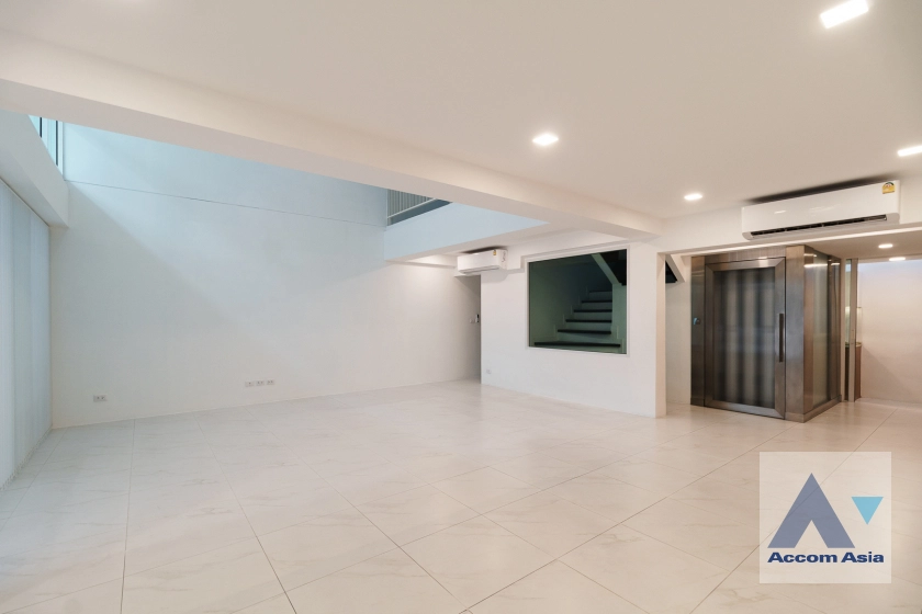 4  3 br House for rent and sale in Sukhumvit ,Bangkok BTS Nana 1715007
