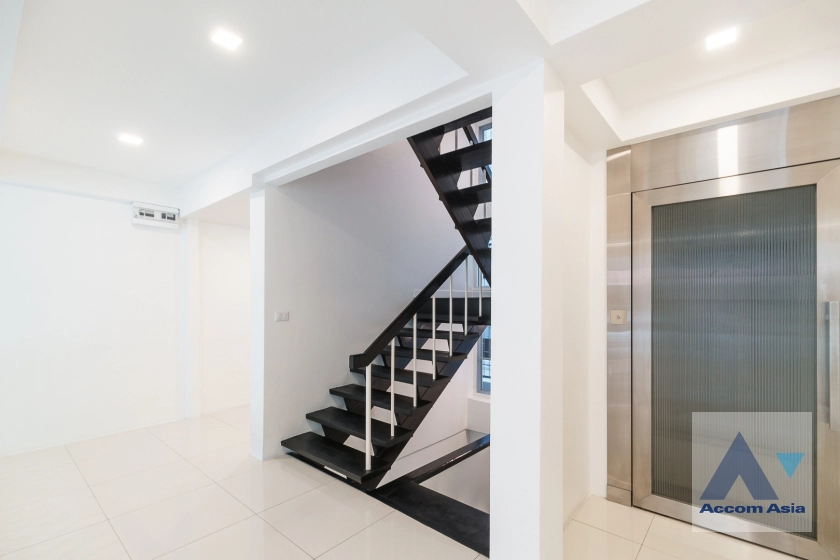 13  3 br House for rent and sale in Sukhumvit ,Bangkok BTS Nana 1715007