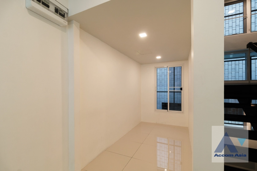 15  3 br House for rent and sale in Sukhumvit ,Bangkok BTS Nana 1715007