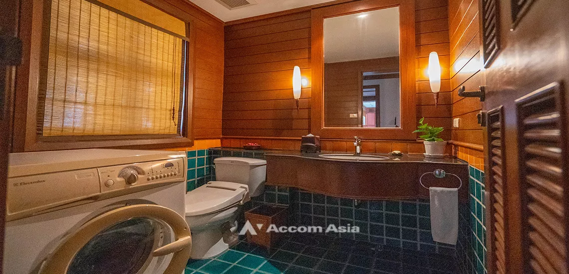 9  2 br House For Rent in Sukhumvit ,Bangkok BTS Phrom Phong at Unique Thai House 1715059