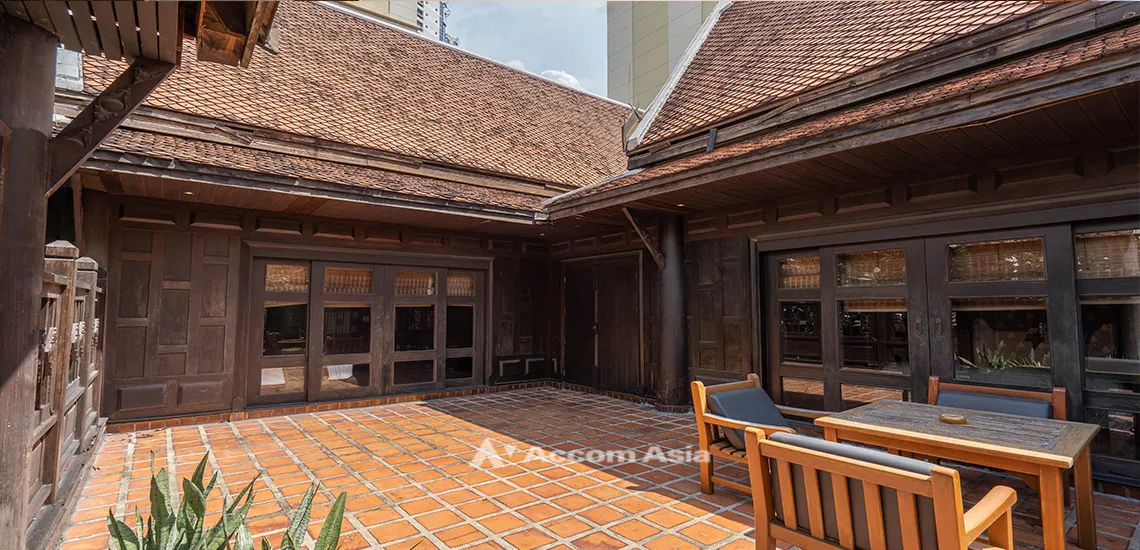  1  3 br House For Rent in Sukhumvit ,Bangkok BTS Phrom Phong at Unique Thai House 1715060
