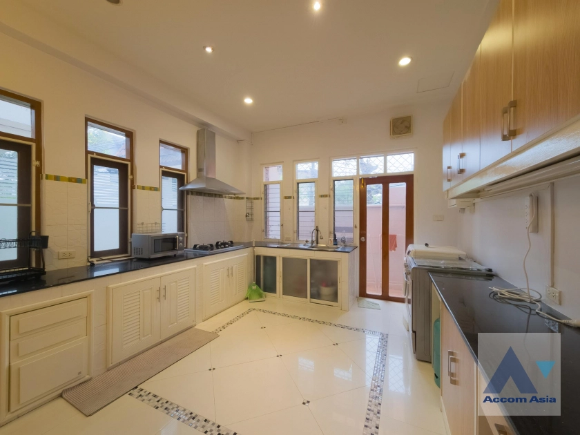 15  3 br Townhouse For Rent in Sukhumvit ,Bangkok BTS Phrom Phong at Villa 49 1815087