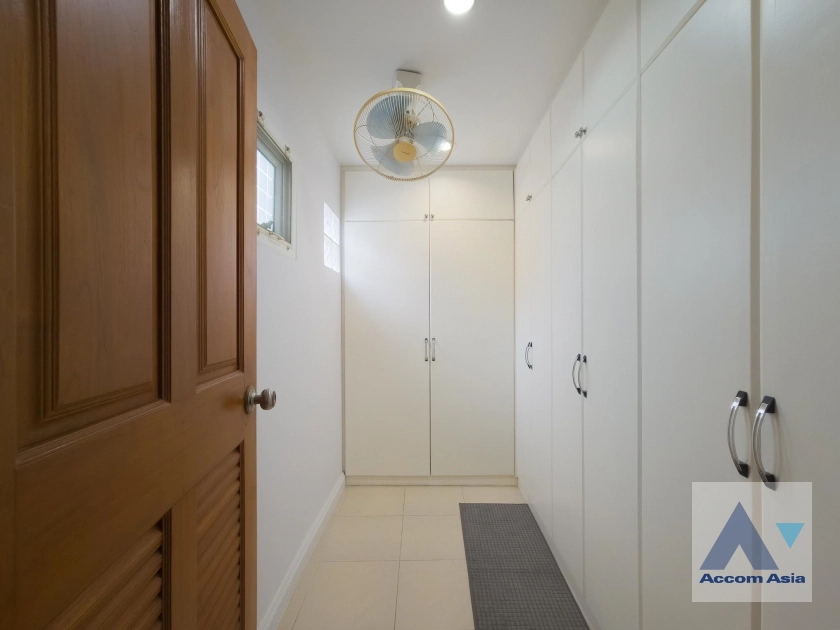 21  3 br Townhouse For Rent in Sukhumvit ,Bangkok BTS Phrom Phong at Villa 49 1815087