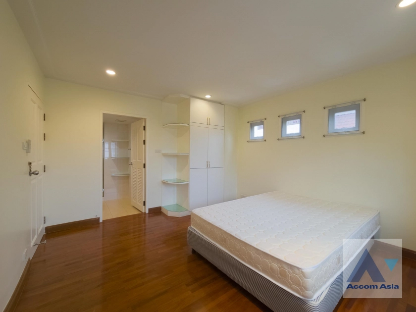 32  3 br Townhouse For Rent in Sukhumvit ,Bangkok BTS Phrom Phong at Villa 49 1815087