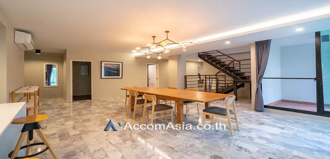 Duplex Condo, Pet friendly |  3 Bedrooms  Apartment For Rent in Sukhumvit, Bangkok  near BTS Asok - MRT Sukhumvit (1415100)