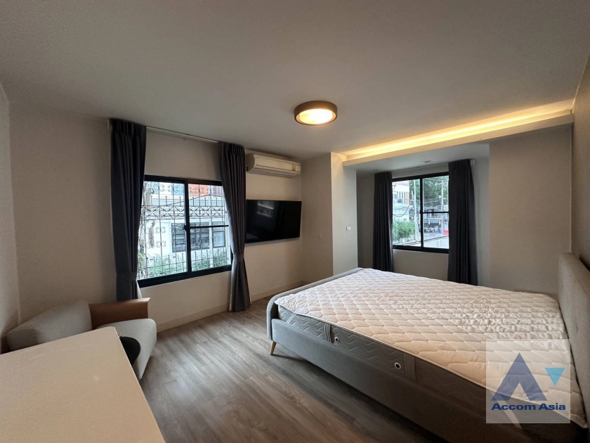 19  3 br Apartment For Rent in Sukhumvit ,Bangkok BTS Asok - MRT Sukhumvit at Contemporary Mansion 1415100