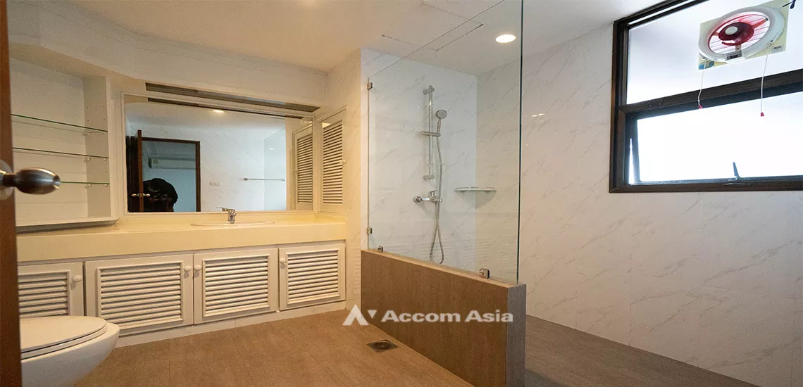 12  3 br Apartment For Rent in Sukhumvit ,Bangkok BTS Asok - MRT Sukhumvit at Convenience for your family 1415105