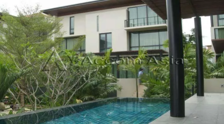  Luxury House with private pool in Ekkamai House  4 Bedroom for Rent BTS Ekkamai in Sukhumvit Bangkok