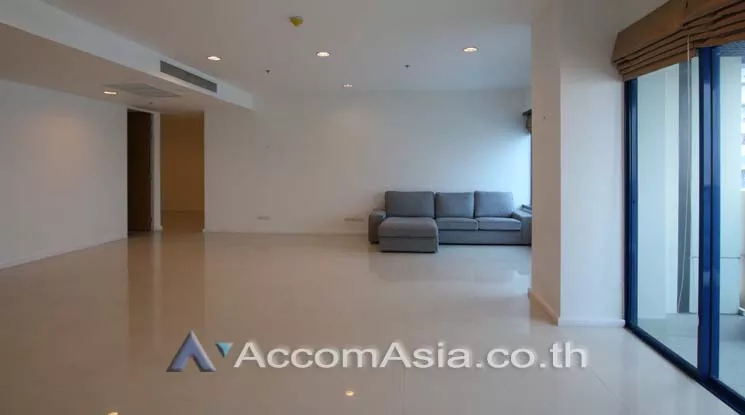  3 Bedrooms  Condominium For Rent in Ploenchit, Bangkok  near BTS Chitlom (1515157)