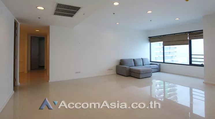 unit 3 Bedrooms  Condominium For Rent in Ploenchit, Bangkok  near BTS Chitlom (1515157)