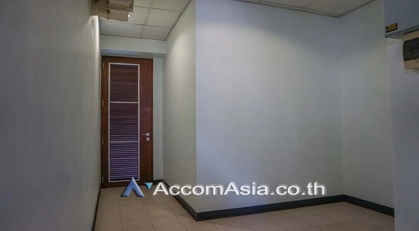 unitPet friendly |  3 Bedrooms  Apartment For Rent in Ploenchit, Bangkok  near BTS Ploenchit - MRT Lumphini (1415167)