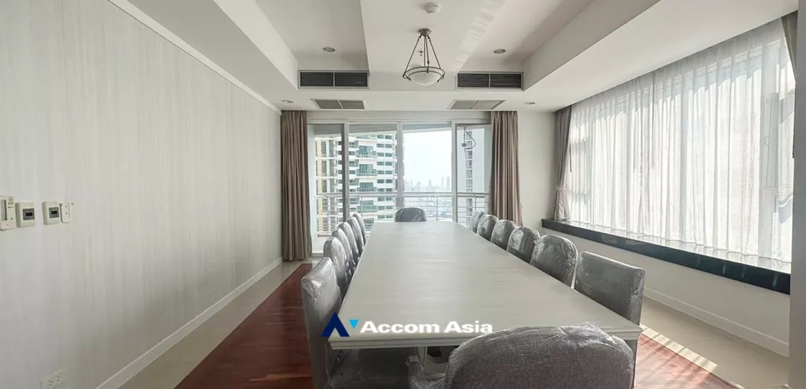  1  4 br Apartment For Rent in Sukhumvit ,Bangkok BTS Phrom Phong at Perfect for a big family 1415174