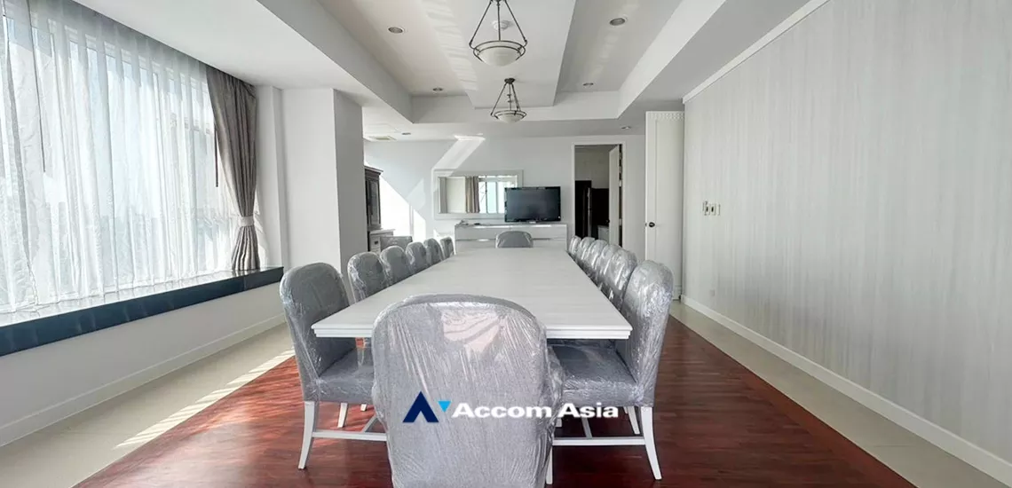 Duplex Condo, Penthouse |  4 Bedrooms  Apartment For Rent in Sukhumvit, Bangkok  near BTS Phrom Phong (1415174)