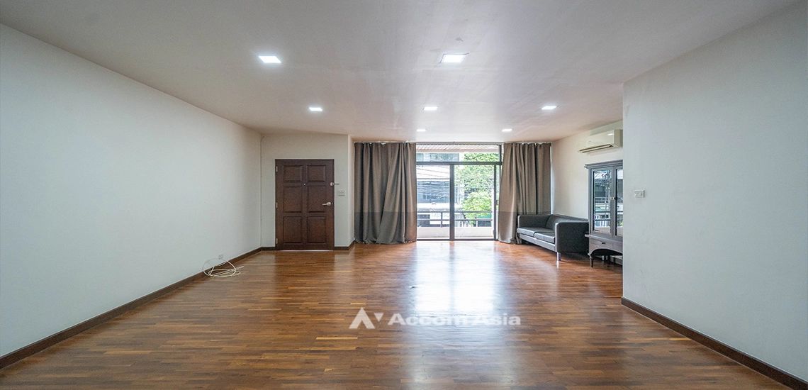 6  3 br Townhouse for rent and sale in Sukhumvit ,Bangkok BTS Phrom Phong 110107